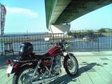 橋とバイク